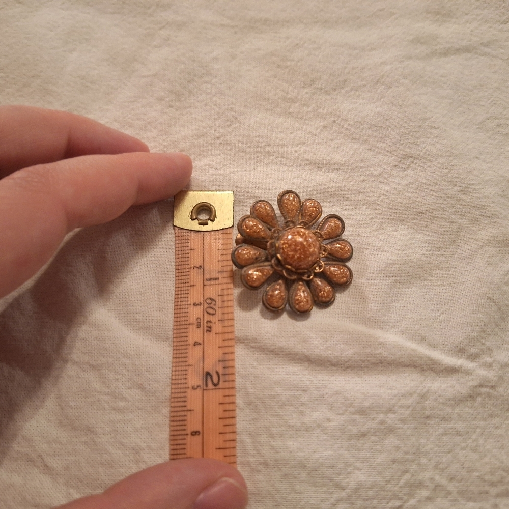 Goldstone clip-on earrings - Picture 6 of 6